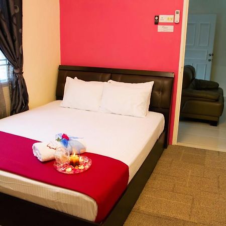 Homestay Hj Esmon Parit Raja Uthm Batu Pahat Εξωτερικό φωτογραφία